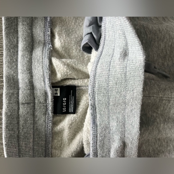 Under Armour Fleece track joggers. Gray, size Large - Picture 3 of 3